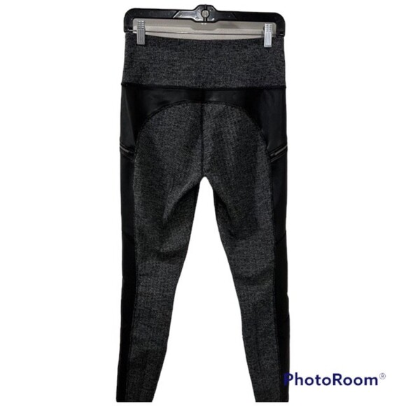 Athleta Black Gray Luxe Drifter Faux Leather Sides Zip Pockets Leggings Sz Small - Picture 2 of 11